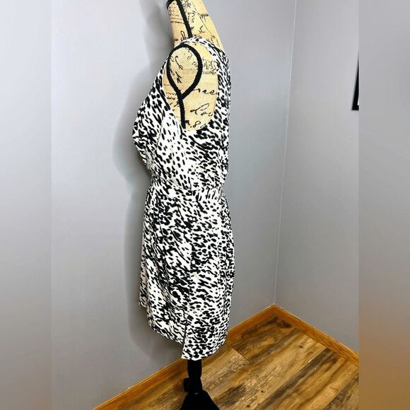 W118 by Walter Baker animal print sleeveless high low dress size medium office - Picture 6 of 8